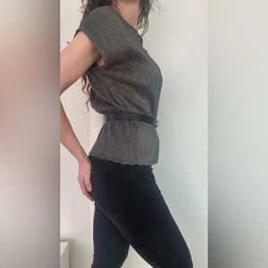 VTG Tan-Jay ribbed light-weight Short Sleeve Textured Top in sage Green Size M